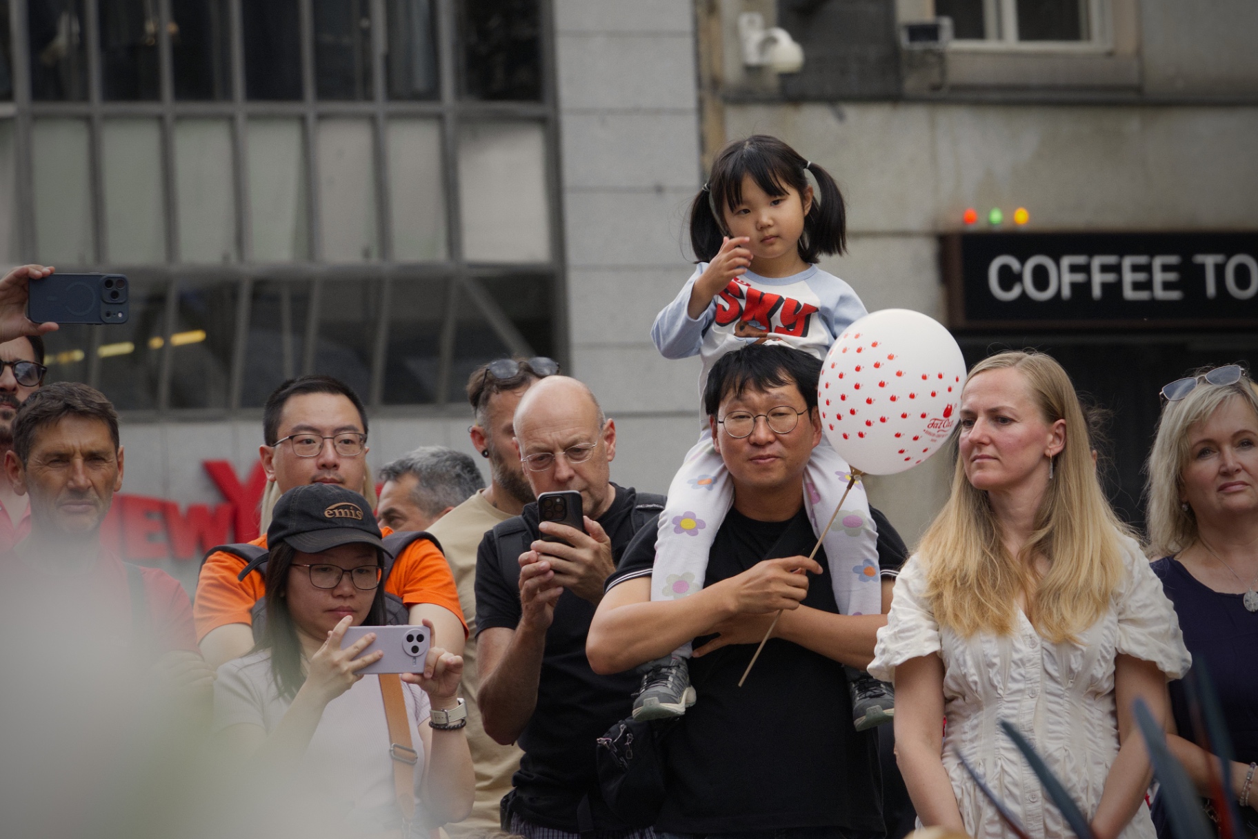 Girl on shoulders