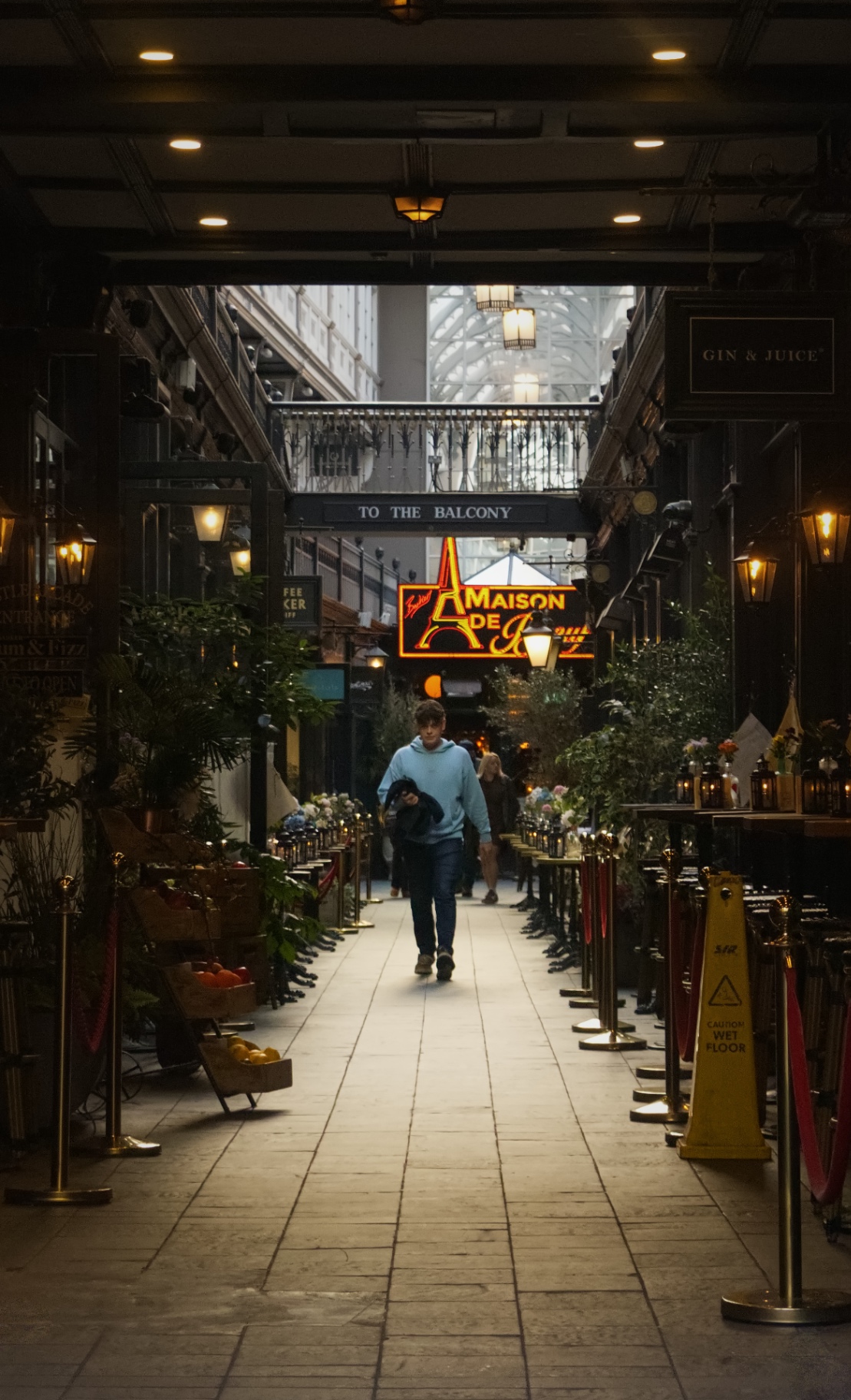 Arcade walk